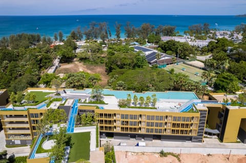 Property building, Day, Natural landscape, Bird's eye view, Beach, City view, Pool view, Sea view, Swimming pool