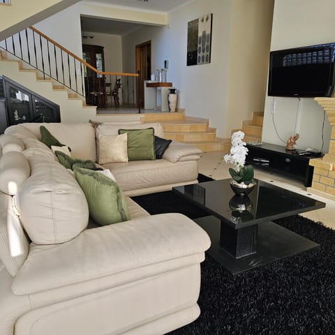 Communal lounge/ TV room, Living room