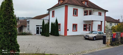 Property building, Neighbourhood, Location, Parking