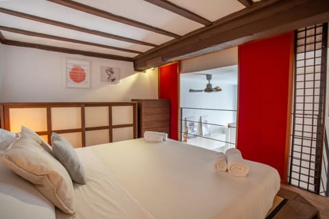 Bed, Bedroom, towels, wardrobe