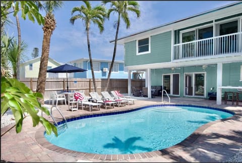 Patio, Natural landscape, Swimming pool, sunbed