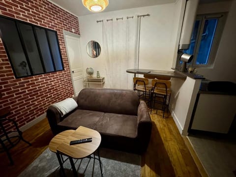 Appartement lumineux aux portes de Paris Séjour longue durée idéal Pour Couple & Professionnels Apartment in Montrouge