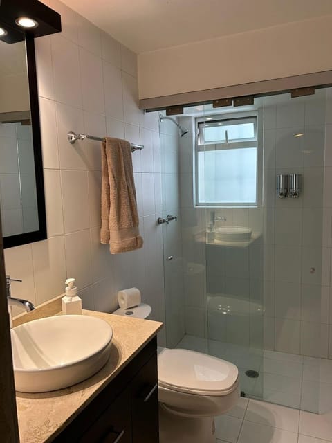 Shower, Bathroom, towels