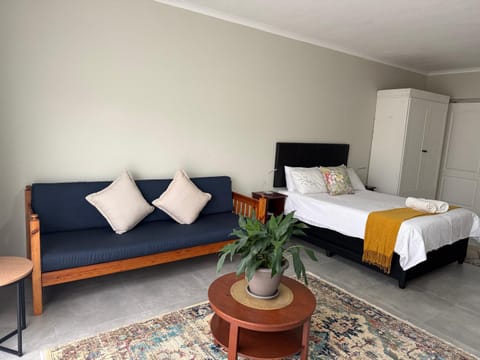 Seating area, Bedroom