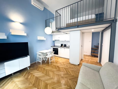 Communal lounge/ TV room, Kitchen or kitchenette, Living room, Dining area