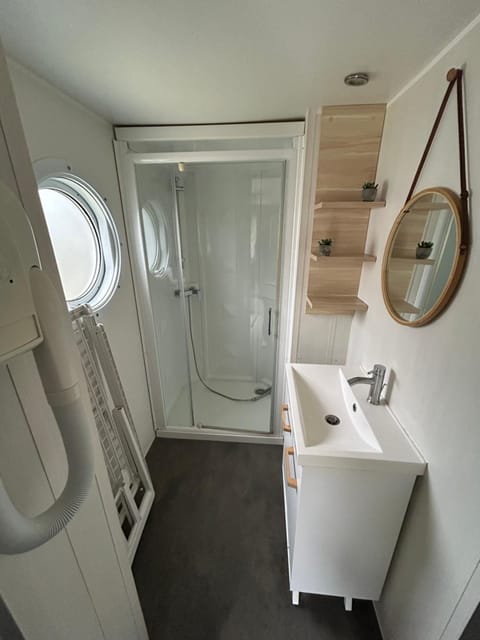 Camping Cristal d'Opale Campground/
RV Resort in Hauts-de-France