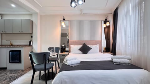 Bed, Kitchen or kitchenette, Photo of the whole room