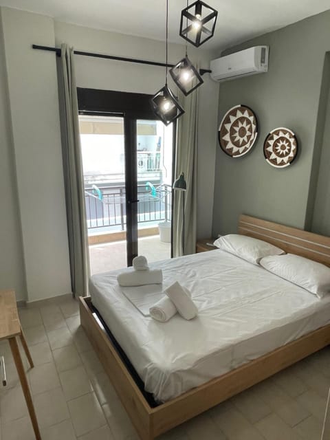 Bed, Photo of the whole room, Bedroom, air conditioner