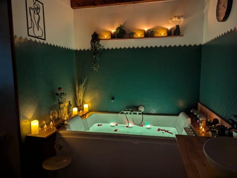 Hot Tub, Bathroom, Bath