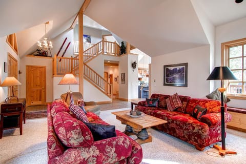Alpenglow Home by Ski Country Resorts House in Breckenridge