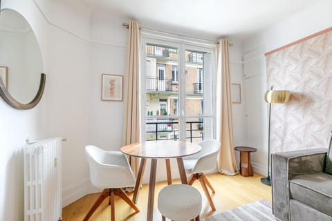 Appartement Neuilly Chic, Vivez l'Élégance - II Apartment in Levallois-Perret