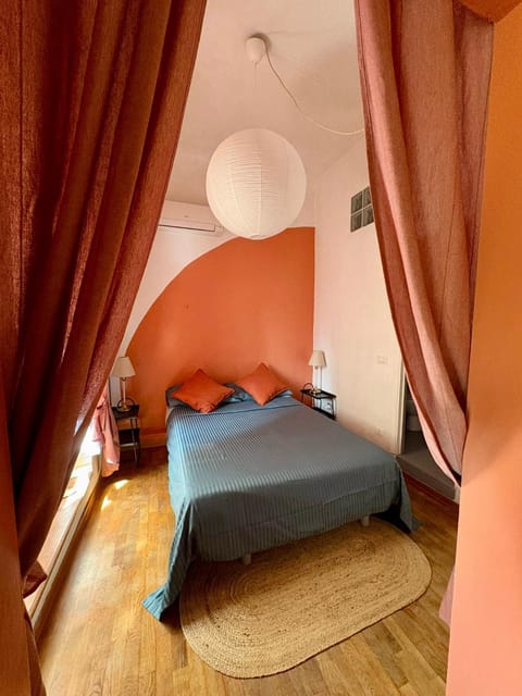 Bed, Photo of the whole room