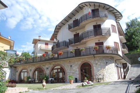 B&B La Tana Dell'orso Bed and Breakfast in Villalago