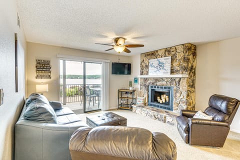 Waterfront Ozarks Escape! Patio and Pool Access Apartment in Osage Beach