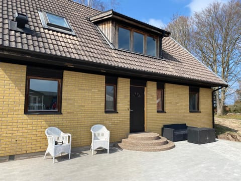 Patio, Facade/entrance