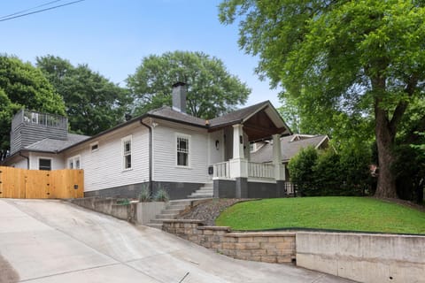 Canvas Haven House in Virginia Highland