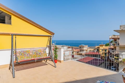 Property building, Natural landscape, View (from property/room), Balcony/Terrace, Evening entertainment, Sea view