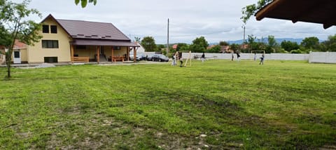 Property building, Natural landscape, Garden, group of guests