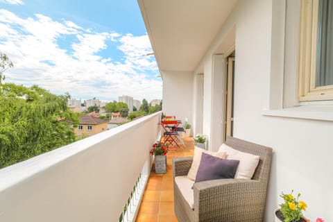 View (from property/room), Balcony/Terrace