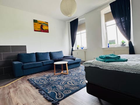 Living room, Photo of the whole room, Bedroom