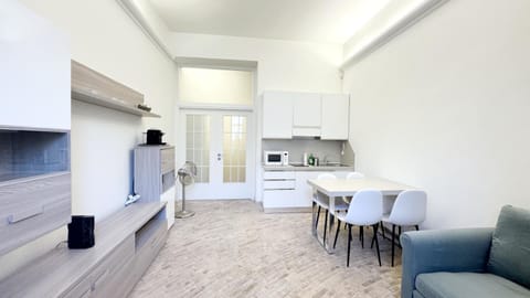 Communal lounge/ TV room, Living room, Seating area, Dining area