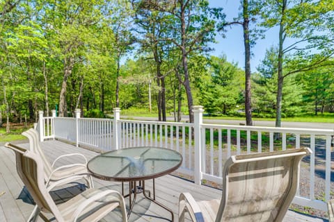 Home with Fire Pit in Jim Thorpe 6 Mi to Dtwn! House in Luzerne County