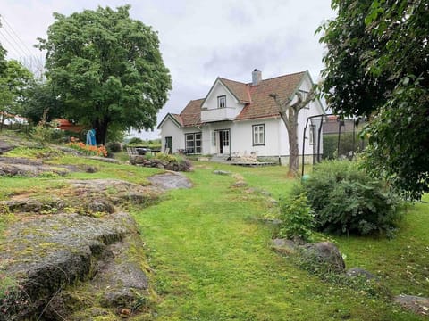 Property building, Garden, Garden view