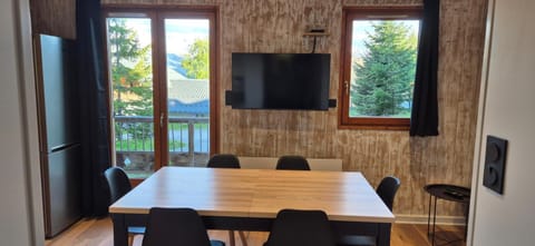 TV and multimedia, Dining area