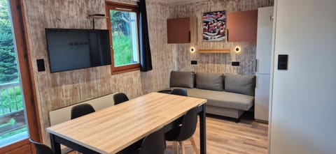 TV and multimedia, Living room, Dining area