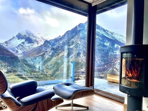 Living room, Mountain view