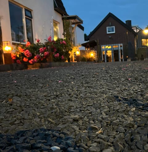 Property building, Facade/entrance, Summer, Garden, View (from property/room), Other, Guests, Location, group of guests, Family