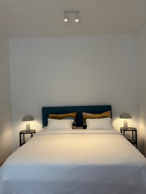 Guest House Štorija, Vis Center, 1 min from Ferry Apartment in Vis