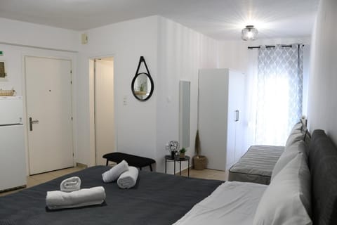 White Ruby Sea Side Studio Apartment in Kavala