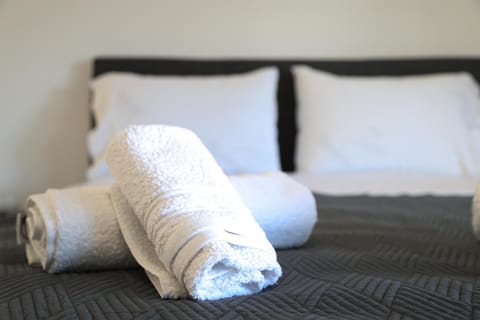 White Ruby Sea Side Studio Apartment in Kavala