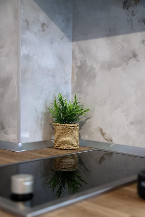 White Ruby Sea Side Studio Apartment in Kavala