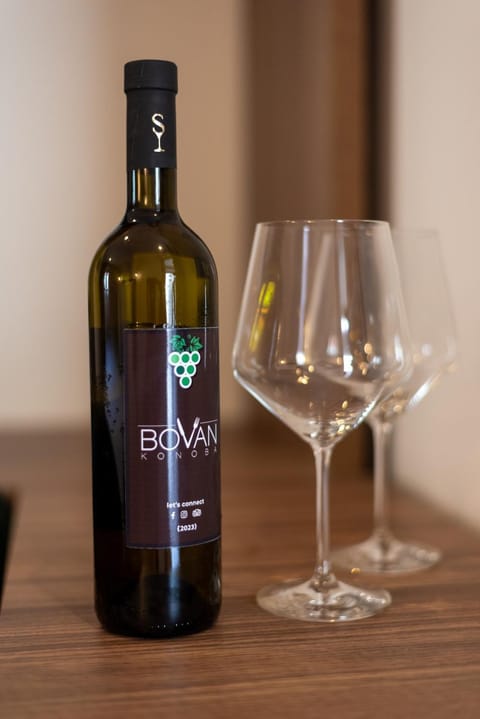 Food and drinks, Drinks, Alcoholic drinks