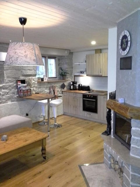 Living room, Photo of the whole room