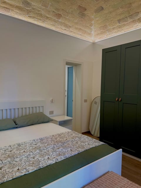 Bedroom, wardrobe