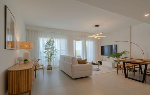 Living room, Seating area, Dining area, Evening entertainment