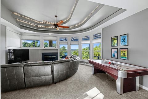 Pool, Cabana & Amazing Views - Picturesque Point House in Lake Austin