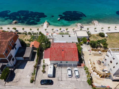 Neighbourhood, Bird's eye view, Beach, Location, Parking