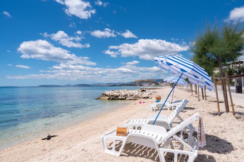 Nearby landmark, Beach, Sea view, sunbed