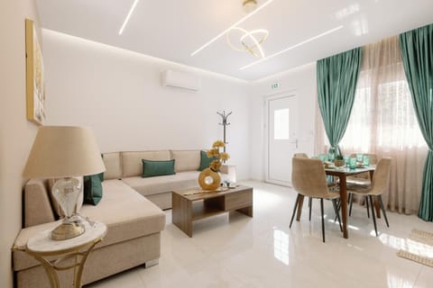 Facade/entrance, Living room, Dining area