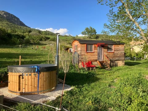La roulotte de la croix Campground/
RV Resort in Sisteron