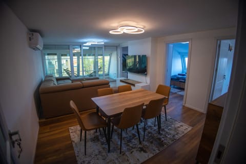 Communal lounge/ TV room, Living room, Dining area