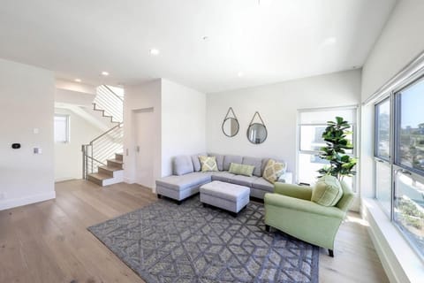 Luxury Stay Corona del Mar, Short Walk to Beach House in Corona Del Mar