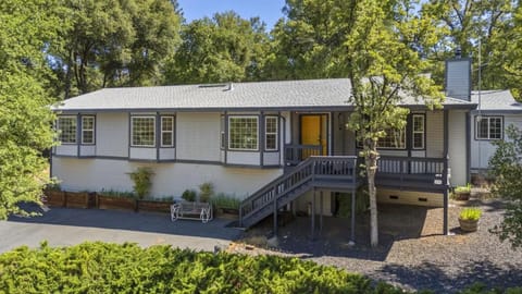 New Listing - 5bd 3ba Retreat for a large group House in Groveland