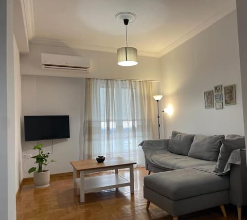 TV and multimedia, Living room, Seating area, air conditioner