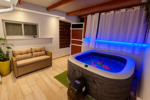 Hot Tub, Hot Tub