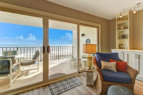 5th Floor 3 Bed 2 Bath Oceanfront condo sleeps 6 renovated Oceanfront balcony & pool House in Fernandina Beach